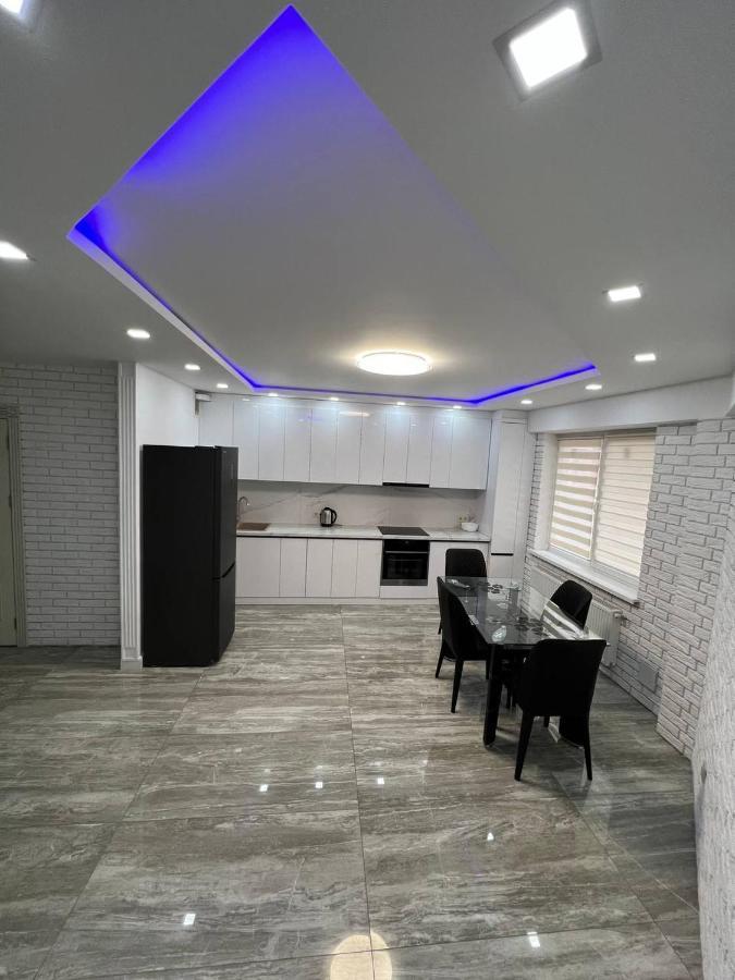 Luxrent Apartment Chisinau Ngoại thất bức ảnh